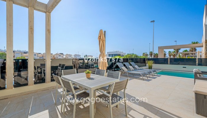 Te koop - Huis - Vrijstaande Villa - Orihuela - Lomas de Cabo Roig