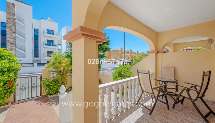 Te koop - Huis - Stadswoning - Orihuela - La Zenia