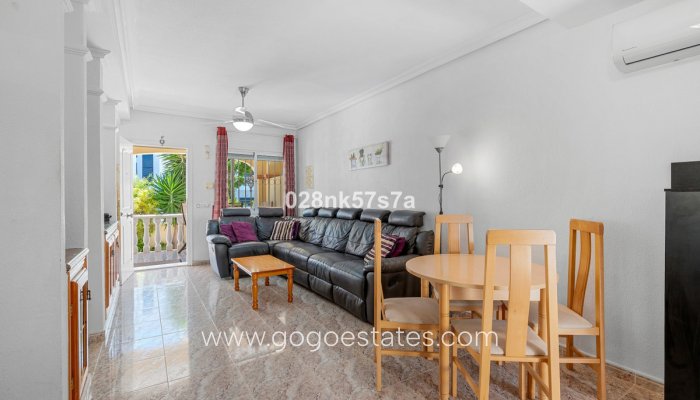 Te koop - Huis - Stadswoning - Orihuela - La Zenia