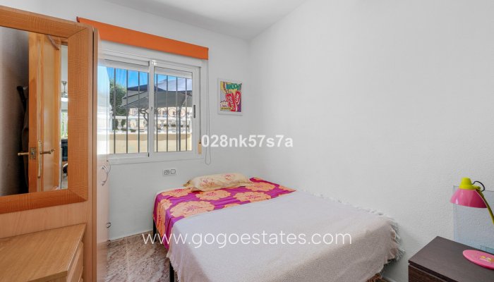 Te koop - Huis - Stadswoning - Orihuela - La Zenia