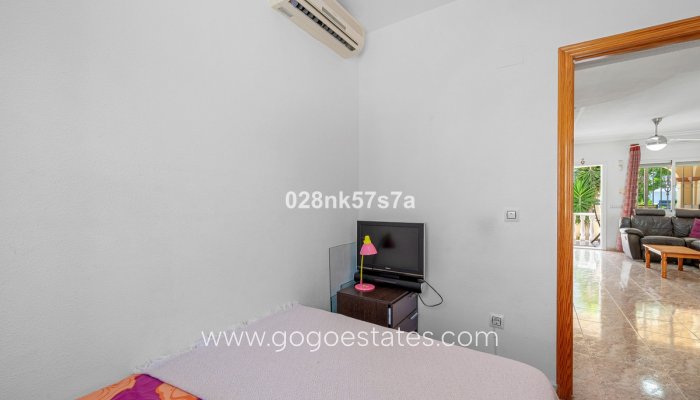 Te koop - Huis - Stadswoning - Orihuela - La Zenia