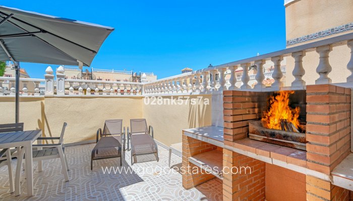 Te koop - Huis - Stadswoning - Orihuela - La Zenia