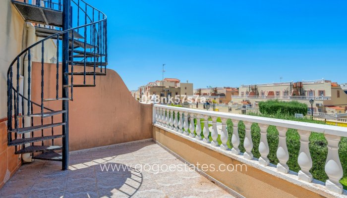 Te koop - Huis - Stadswoning - Orihuela - La Zenia