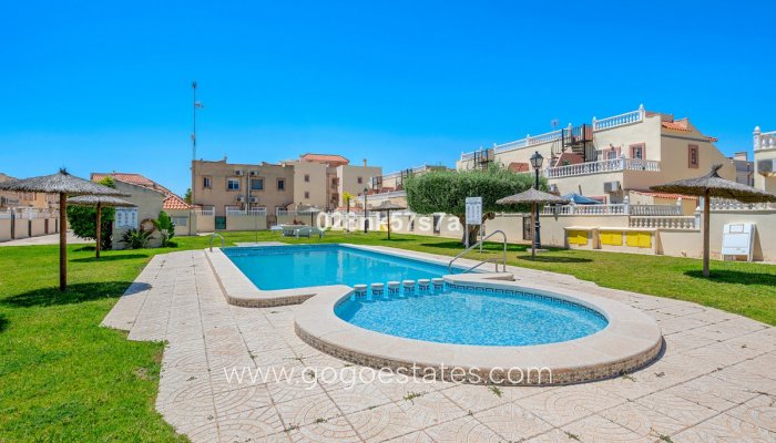 Te koop - Huis - Stadswoning - Orihuela - La Zenia