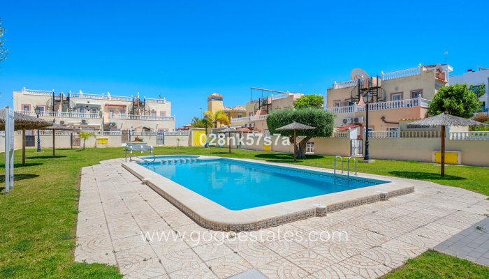 Te koop - Huis - Stadswoning - Orihuela - La Zenia