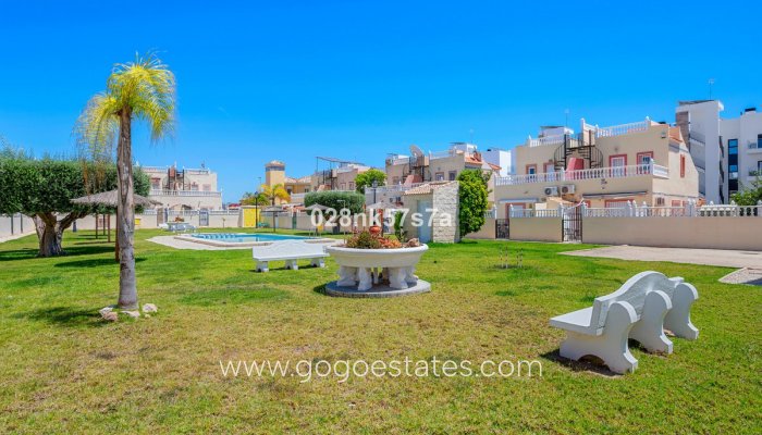 Te koop - Huis - Stadswoning - Orihuela - La Zenia