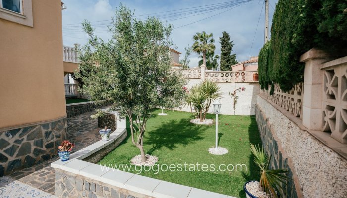 Te koop - Huis - Vrijstaande Villa - Orihuela - Villamartin
