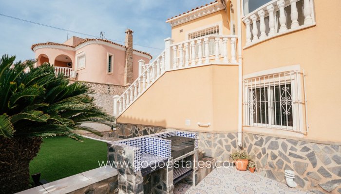 Te koop - Huis - Vrijstaande Villa - Orihuela - Villamartin