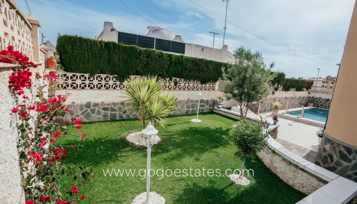 Te koop - Huis - Vrijstaande Villa - Orihuela - Villamartin