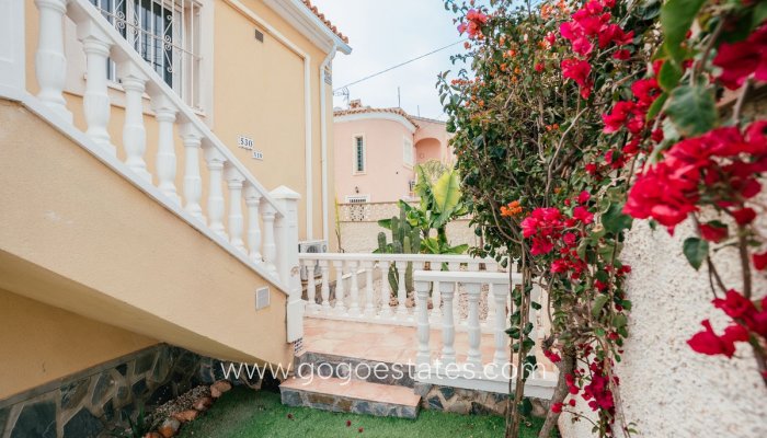 Te koop - Huis - Vrijstaande Villa - Orihuela - Villamartin