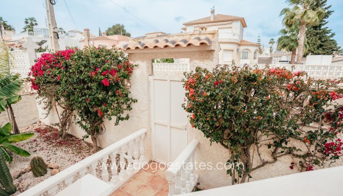 Te koop - Huis - Vrijstaande Villa - Orihuela - Villamartin