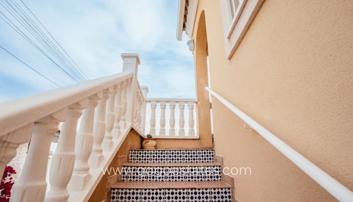 Te koop - Huis - Vrijstaande Villa - Orihuela - Villamartin