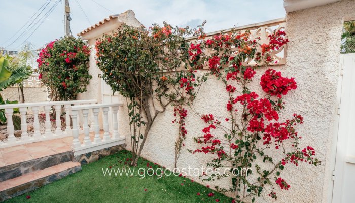 Te koop - Huis - Vrijstaande Villa - Orihuela - Villamartin