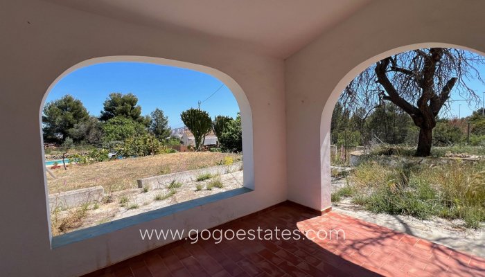 Te koop - Huis - Vrijstaande Villa - Novelda - Estación