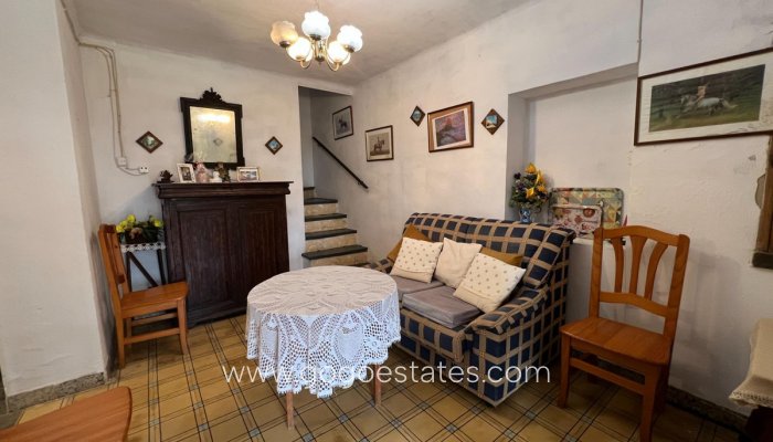 Te koop - Huis - Vrijstaande Villa - Novelda - Estación