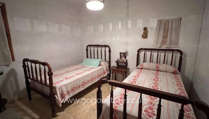 Te koop - Huis - Vrijstaande Villa - Novelda - Estación