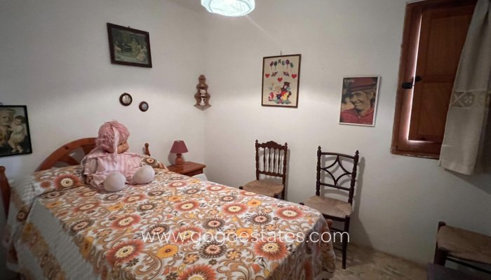 Te koop - Huis - Vrijstaande Villa - Novelda - Estación