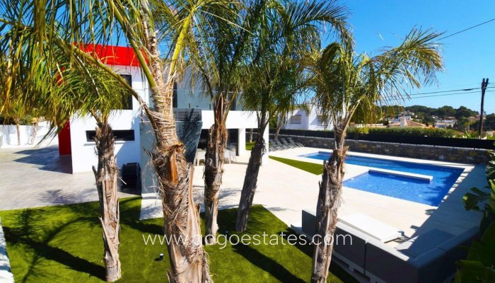 Te koop - Huis - Vrijstaande Villa - Calpe - Calpe Centro
