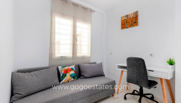 Te koop - Appartement - Appartement op de middelste verdieping - Torrevieja - La Mata