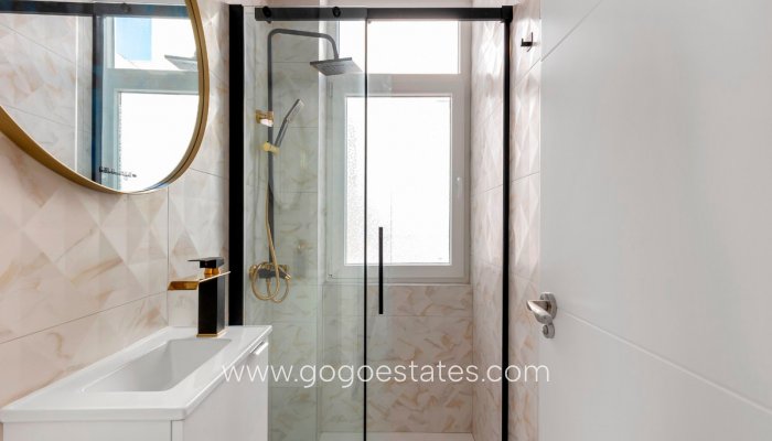 Te koop - Appartement - Appartement op de middelste verdieping - Torrevieja - La Mata