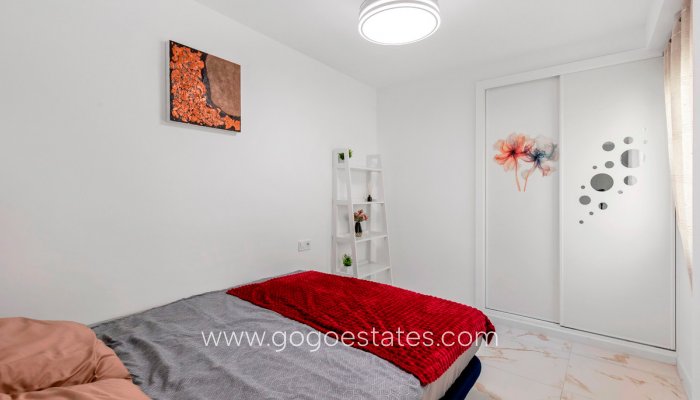 Te koop - Appartement - Appartement op de middelste verdieping - Torrevieja - La Mata