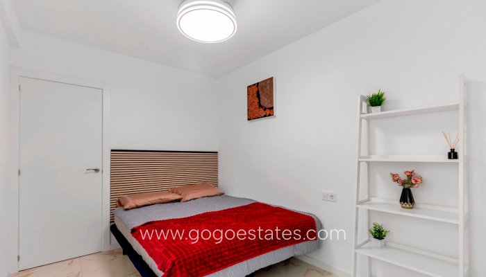 Te koop - Appartement - Appartement op de middelste verdieping - Torrevieja - La Mata