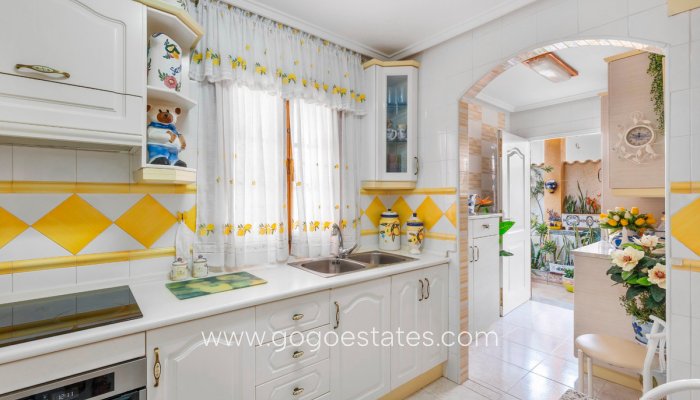 Te koop - Huis - Vrijstaande Villa - Torrevieja - Torrevieja Centro