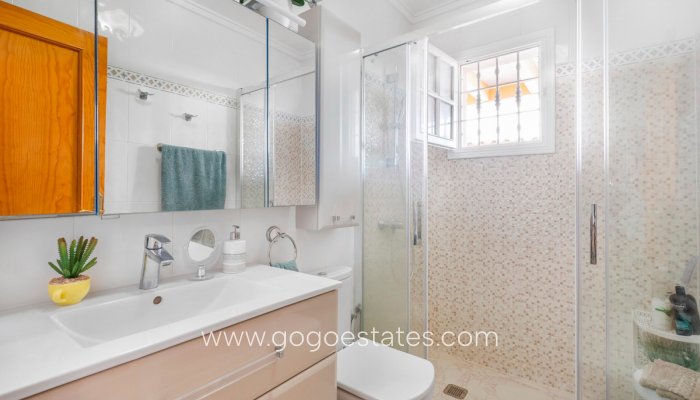 Te koop - Huis - Vrijstaande Villa - Torrevieja - Torrevieja Centro