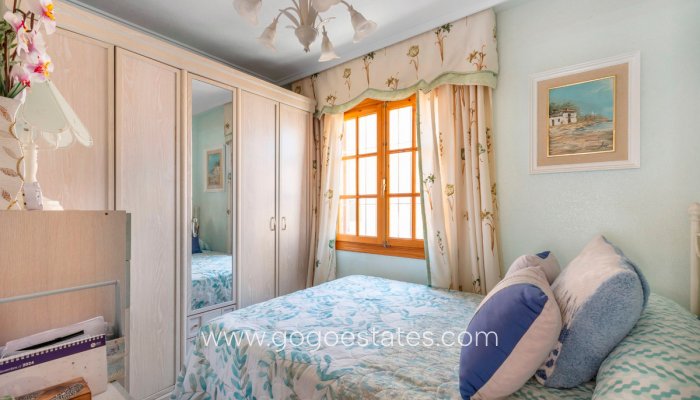 Te koop - Huis - Vrijstaande Villa - Torrevieja - Torrevieja Centro