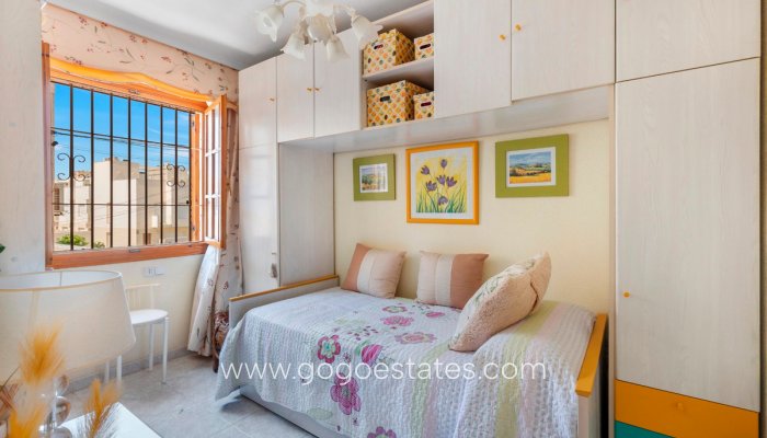 Te koop - Huis - Vrijstaande Villa - Torrevieja - Torrevieja Centro