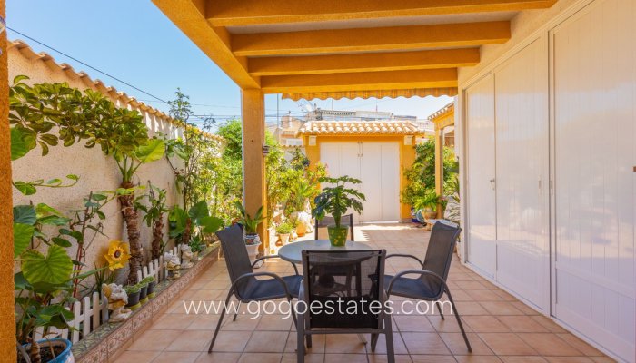 Te koop - Huis - Vrijstaande Villa - Torrevieja - Torrevieja Centro