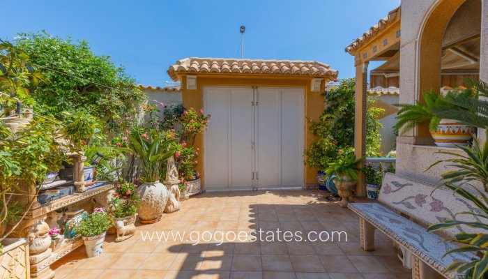 Te koop - Huis - Vrijstaande Villa - Torrevieja - Torrevieja Centro