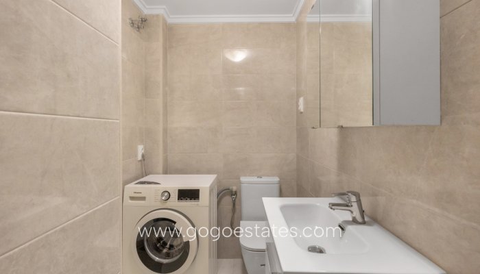 Te koop - Appartement - Appartement op de middelste verdieping - Torrevieja - Torrevieja Centro