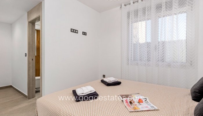 Te koop - Huis - Vrijstaande Villa - Guardamar del Segura - Guardamar del Segura Centro