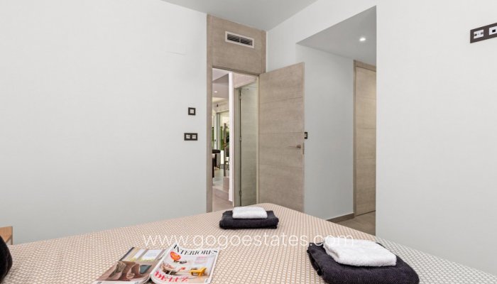 Te koop - Huis - Vrijstaande Villa - Guardamar del Segura - Guardamar del Segura Centro