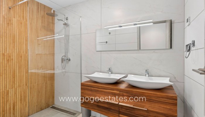 Te koop - Huis - Vrijstaande Villa - Guardamar del Segura - Guardamar del Segura Centro