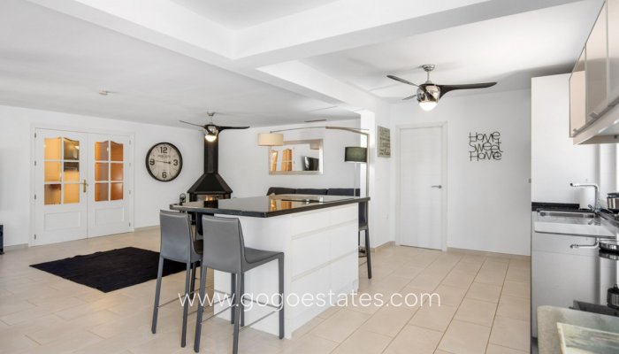 Te koop - Huis - Vrijstaande Villa - Catral - Catral Centro