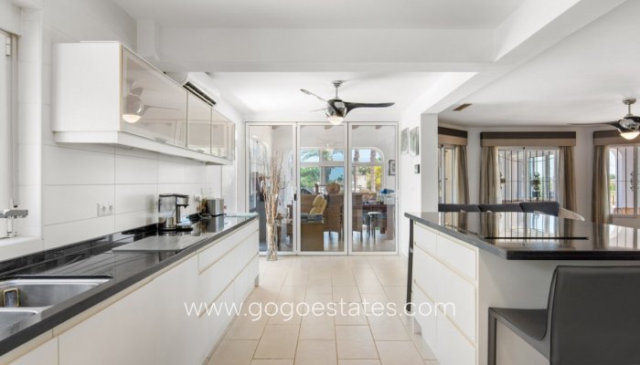 Te koop - Huis - Vrijstaande Villa - Catral - Catral Centro