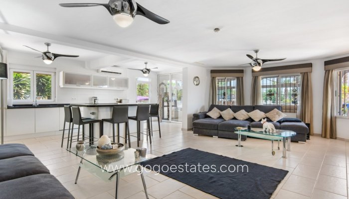 Te koop - Huis - Vrijstaande Villa - Catral - Catral Centro