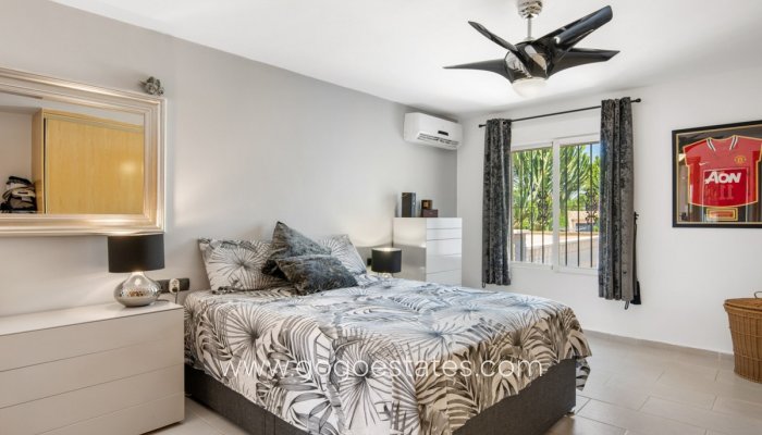 Te koop - Huis - Vrijstaande Villa - Catral - Catral Centro