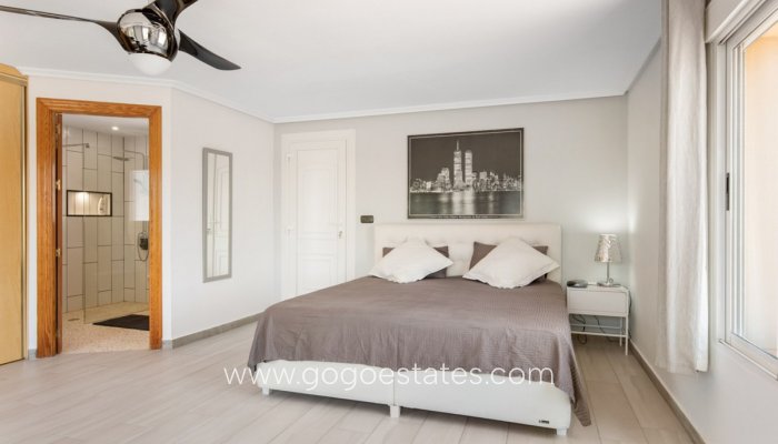 Te koop - Huis - Vrijstaande Villa - Catral - Catral Centro