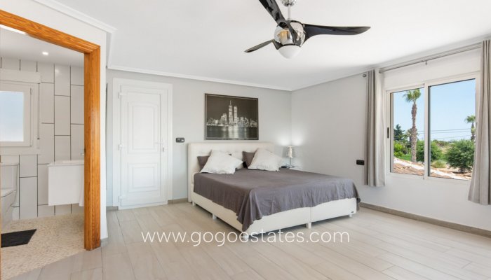 Te koop - Huis - Vrijstaande Villa - Catral - Catral Centro