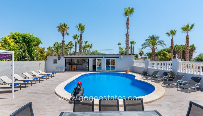 Te koop - Huis - Vrijstaande Villa - Catral - Catral Centro