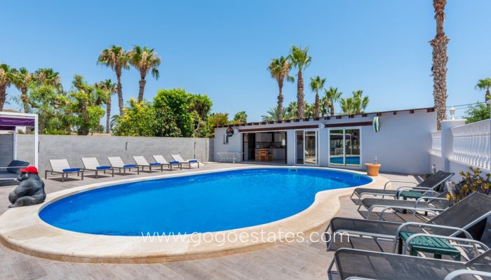 Te koop - Huis - Vrijstaande Villa - Catral - Catral Centro