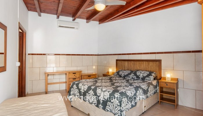 Te koop - Huis - Vrijstaande Villa - Catral - Catral Centro