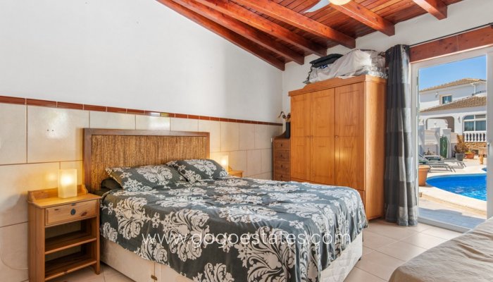 Te koop - Huis - Vrijstaande Villa - Catral - Catral Centro