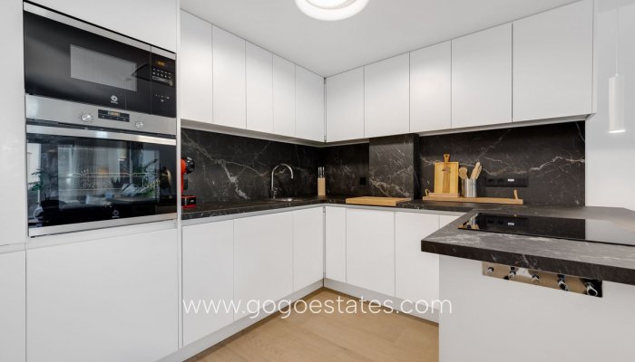 Te koop - Appartement - Appartement op de middelste verdieping - Torrevieja - Torrevieja Centro