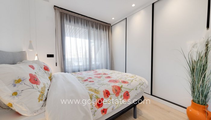 Te koop - Appartement - Appartement op de middelste verdieping - Torrevieja - Torrevieja Centro