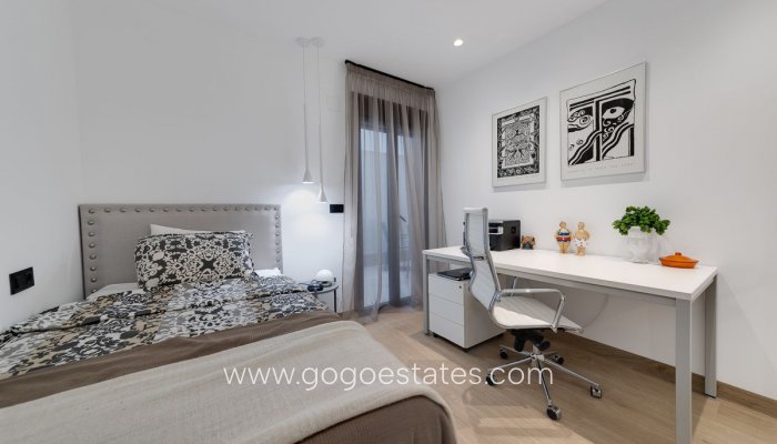 Te koop - Appartement - Appartement op de middelste verdieping - Torrevieja - Torrevieja Centro