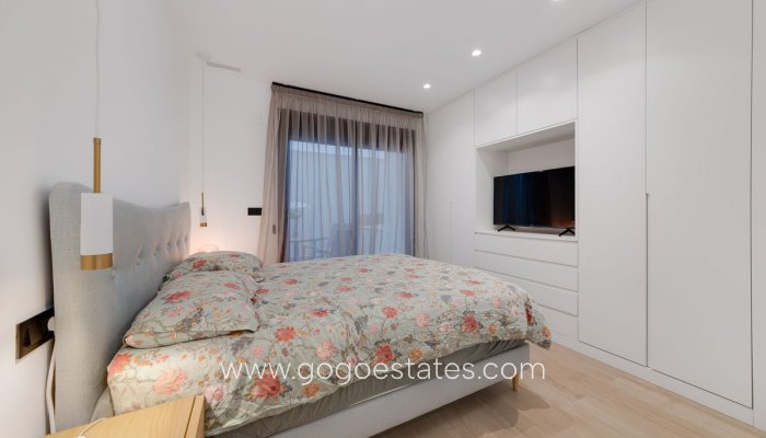 Te koop - Appartement - Appartement op de middelste verdieping - Torrevieja - Torrevieja Centro